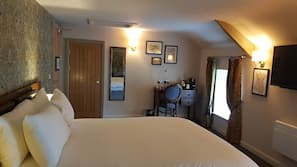 Desk, laptop workspace, iron/ironing board, free WiFi