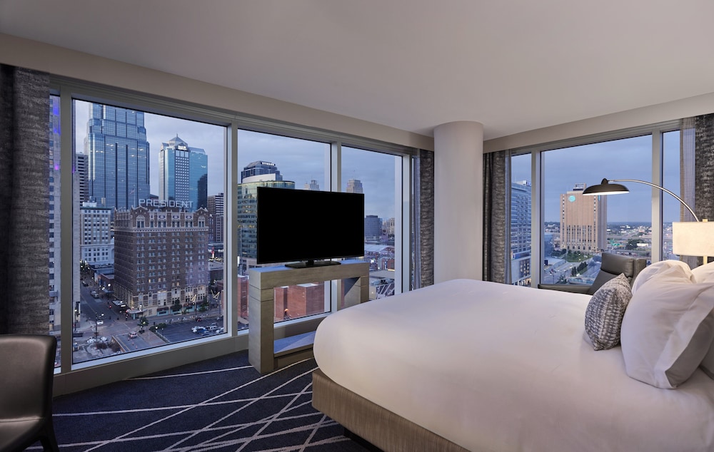 Loews Kansas City Hotel in Kansas City Best Rates & Deals on Orbitz