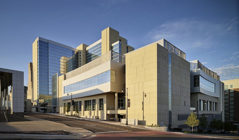 Loews Kansas City Hotel in Kansas City Best Rates & Deals on Orbitz