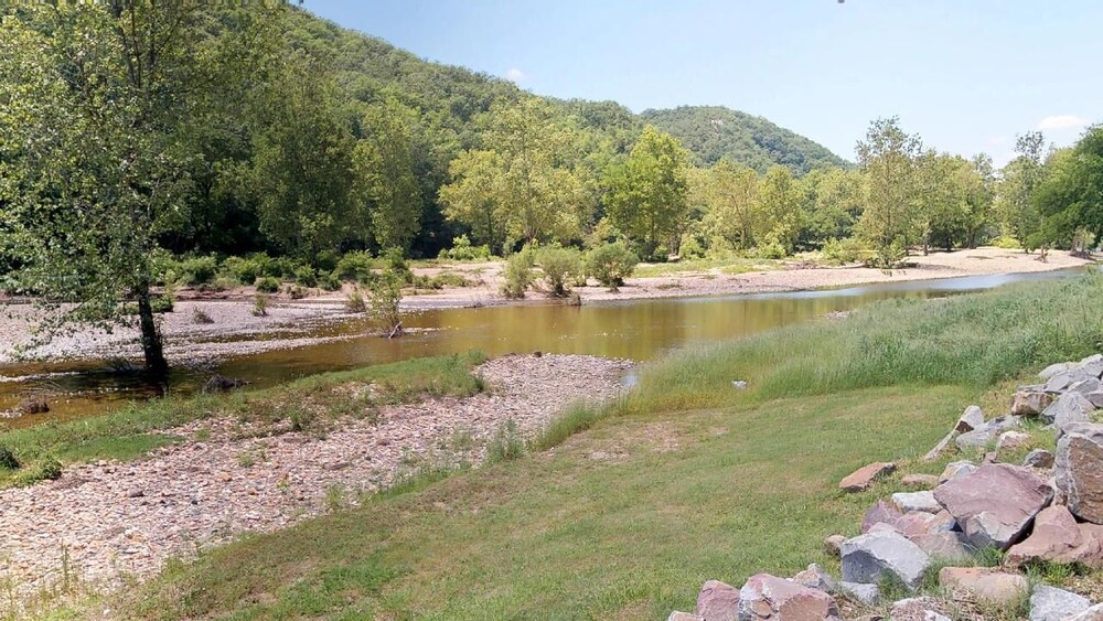 NOW AVAILABLE...HIGHLIFE RIDGE ON THE CADDO RIVER WITH BREATHTAKING