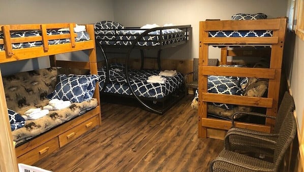 1 bedroom, iron/ironing board, WiFi, linens