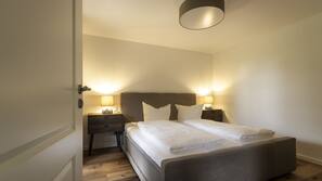 2 Schlafzimmer, Zimmersafe, Bügeleisen/Bügelbrett, WLAN