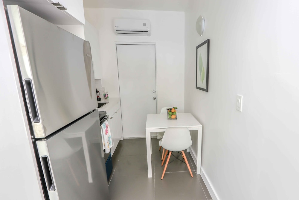 Miami Modern Studio in the Upper East-Side # 5