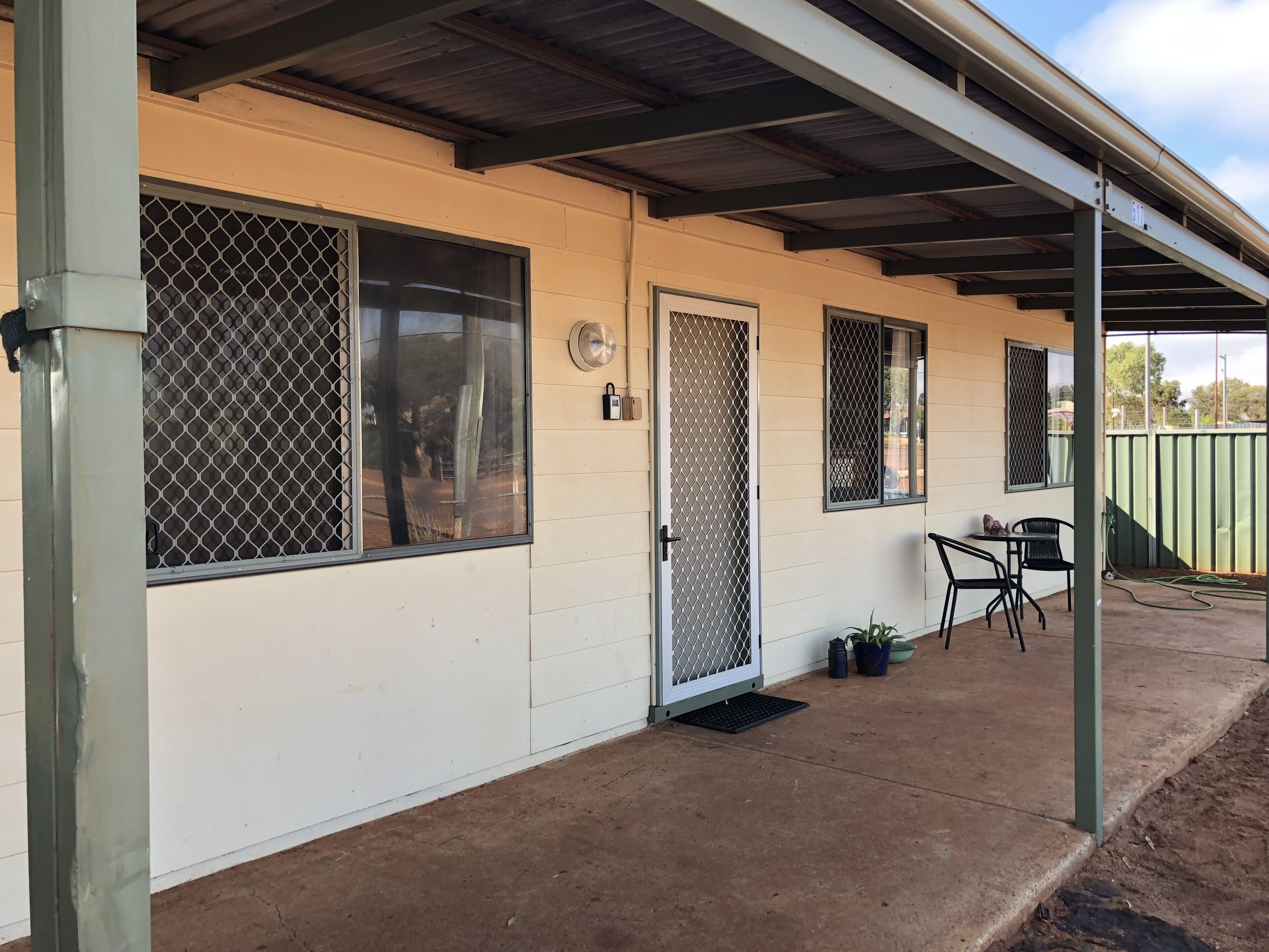 The Breakaway Sandstone- Short & Long Term Holiday Accommodation. Pets Welcome!