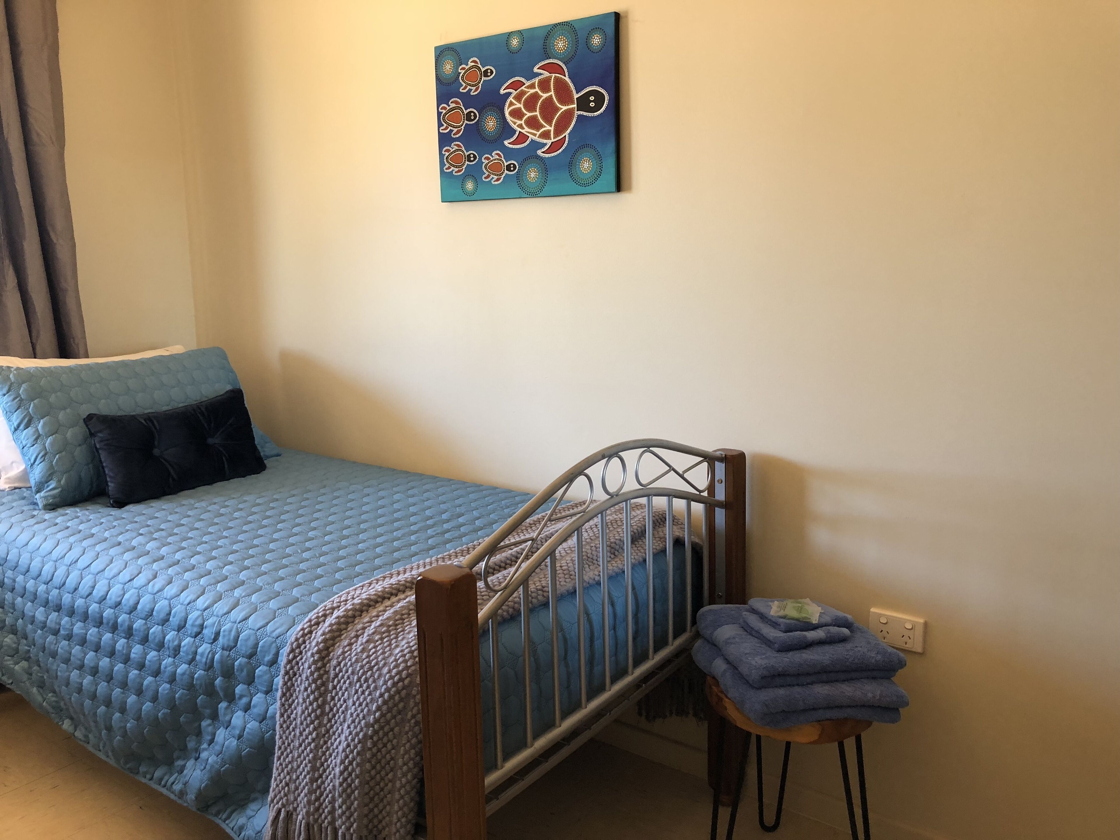 The Breakaway Sandstone- Short & Long Term Holiday Accommodation. Pets Welcome!