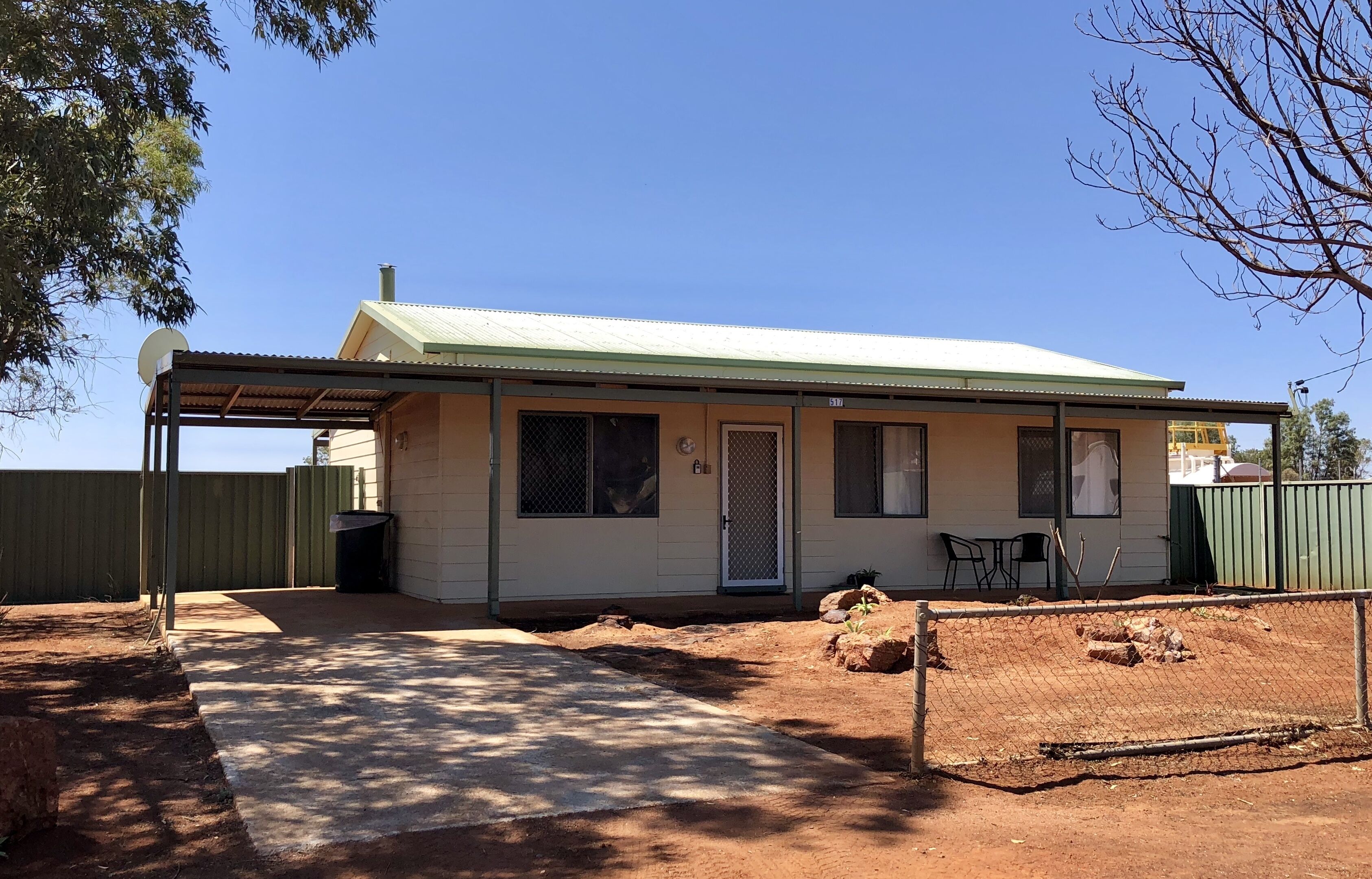 The Breakaway Sandstone- Short & Long Term Holiday Accommodation. Pets Welcome!