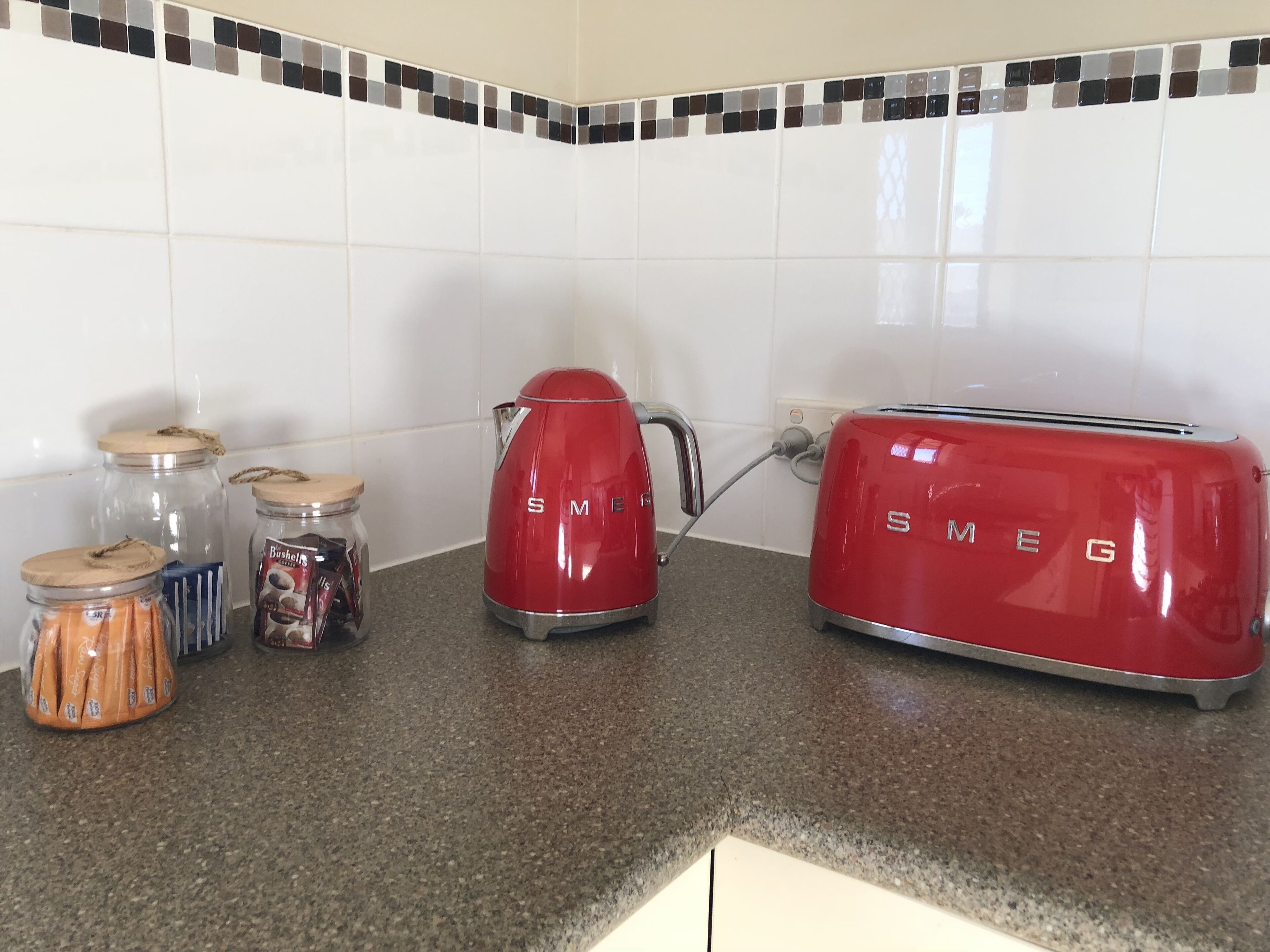 The Breakaway Sandstone- Short & Long Term Holiday Accommodation. Pets Welcome!