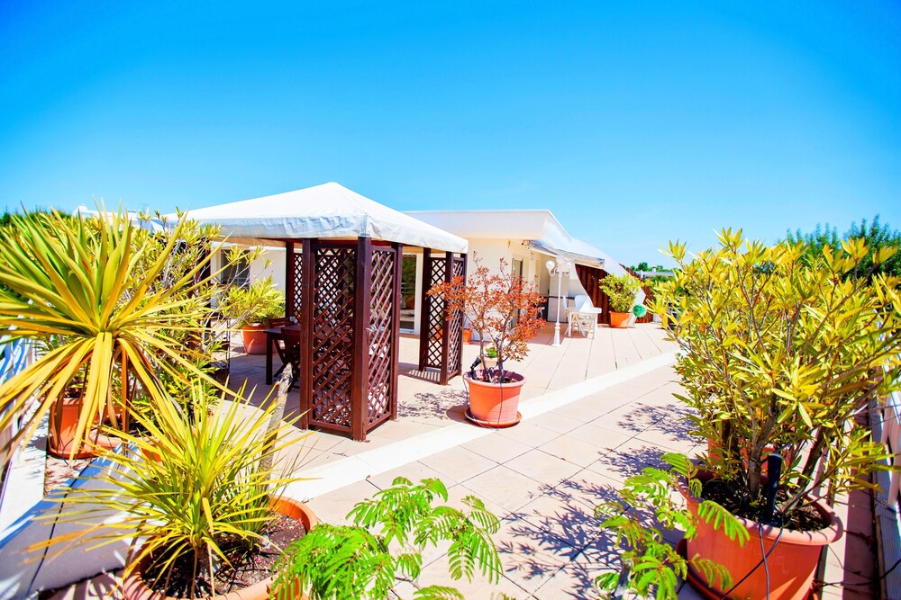 Three Room Roof Terrace Golf Area In La Grande Motte In