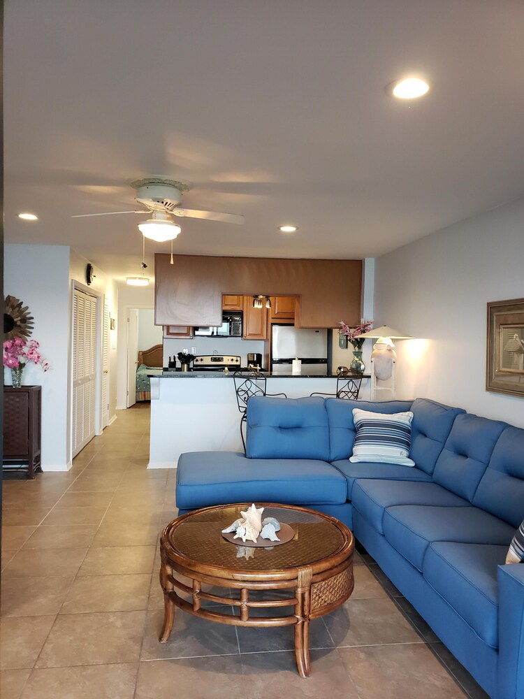 Oceanfront condo on Carolina Beach with wifi