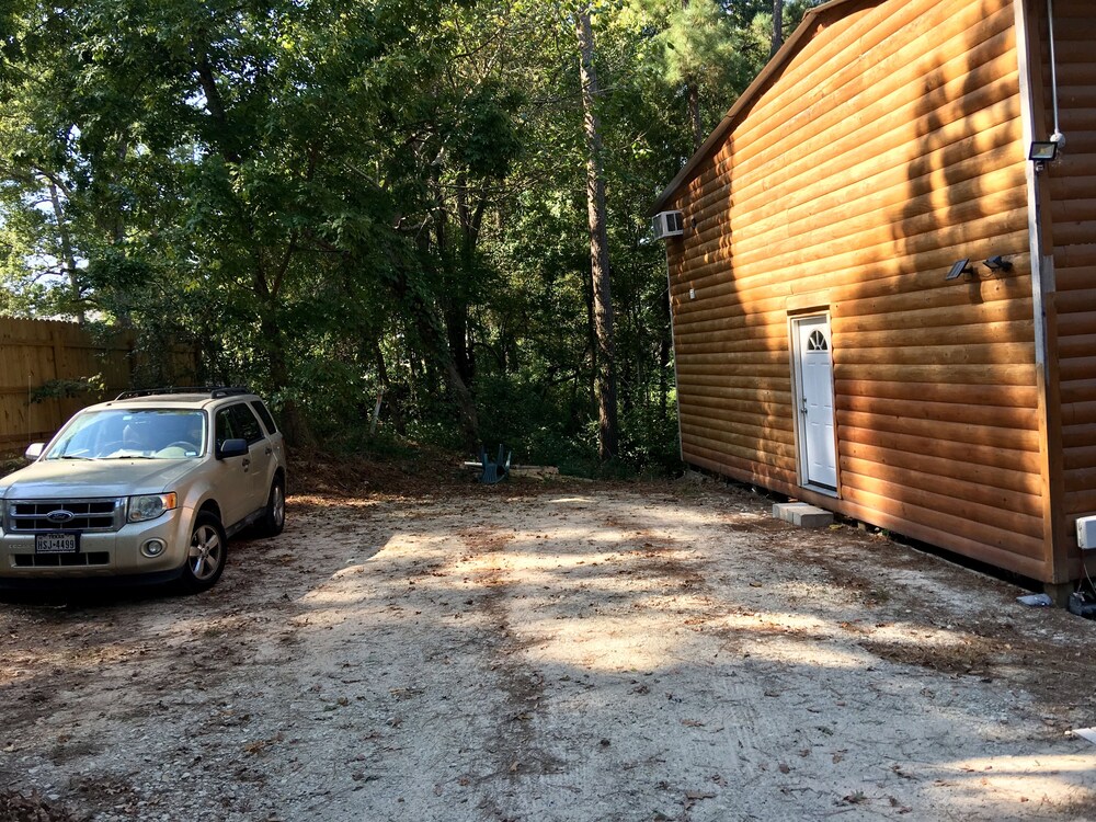 Cabin 4 on Lake Livingston, Onalaska, Texas in Onalaska Best Rates