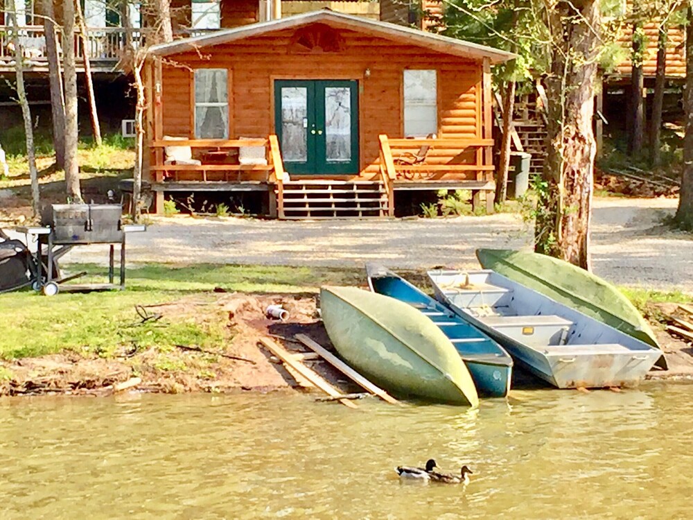 Cabin 4 on Lake Livingston, Onalaska, Texas in Onalaska Best Rates