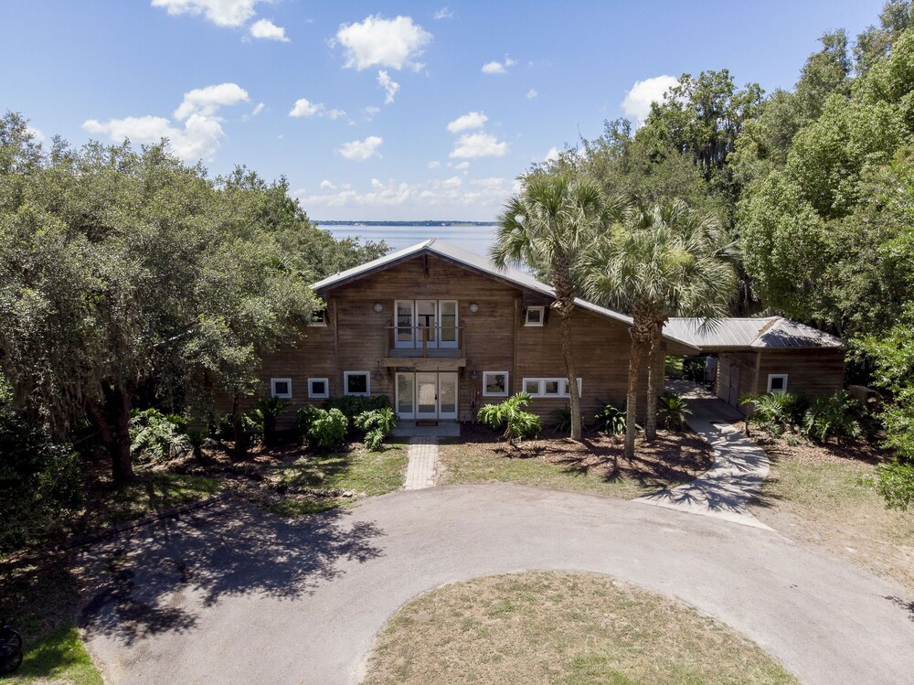 Take a look at beautiful Cedar Lodge on Lake Weir! in Ocklawaha Best Rates & Deals on Orbitz