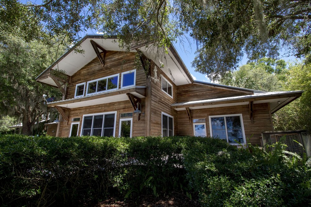 Take a look at beautiful Cedar Lodge on Lake Weir! in Ocklawaha Best
