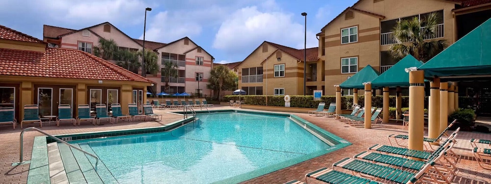 **Newly Renovated** Cozy Two Bedroom Resort Condo Very close to DISNEY