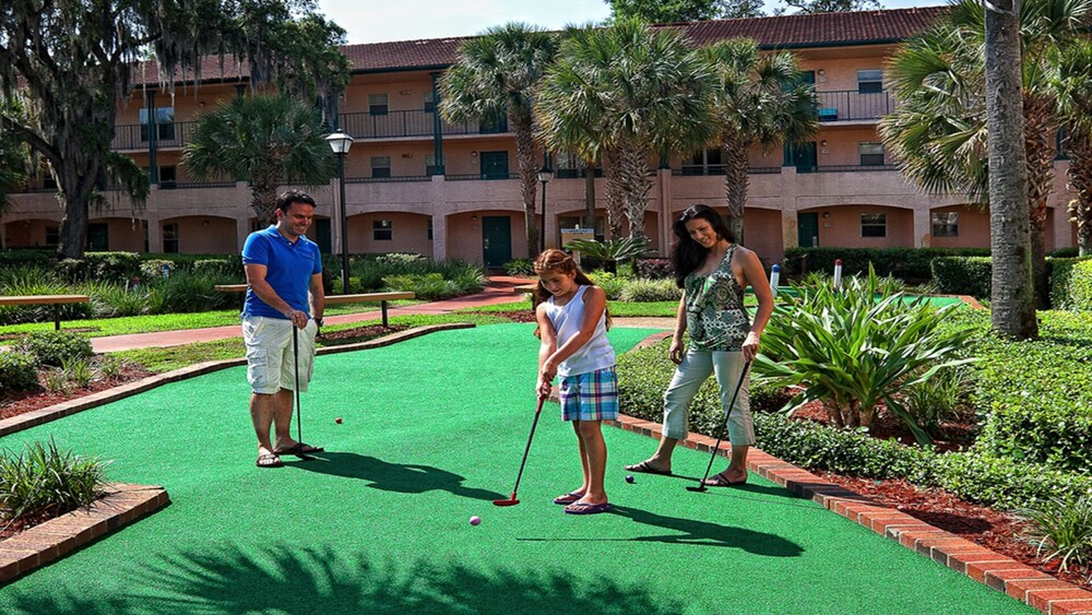 **Newly Renovated** Cozy Two Bedroom Resort Condo Very close to DISNEY