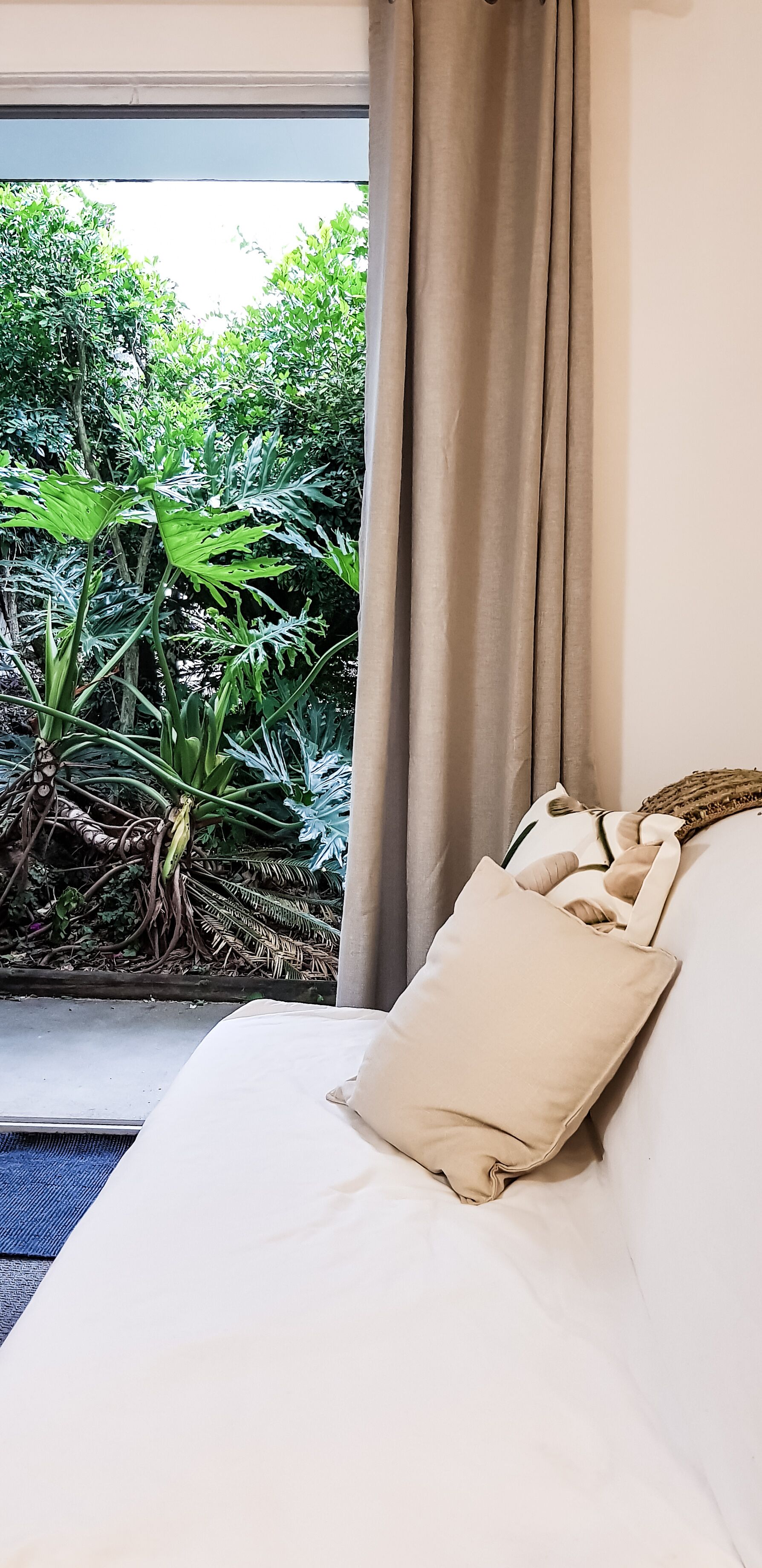 Koco Palms Guest Suite- Korora, Coffs Harbour- 5 Mins Walk to the Korora Beach