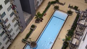 4 kolam renang outdoor
