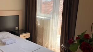 1 dormitorio, minibar, escritorio