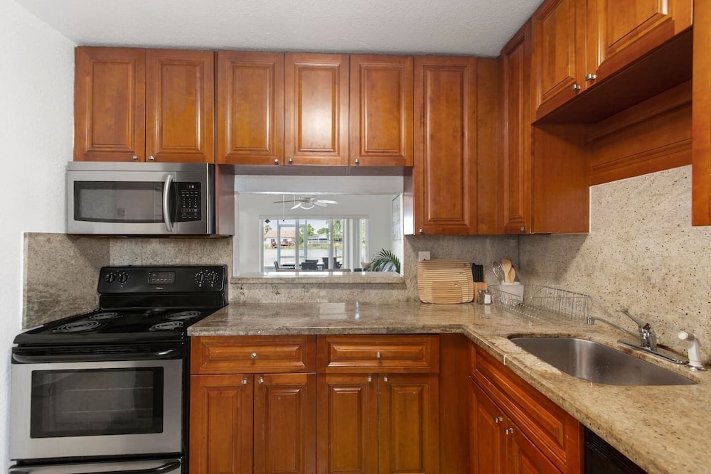 3/2 lake House Near Hard Rock Casino