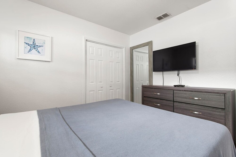 3/2 lake House Near Hard Rock Casino