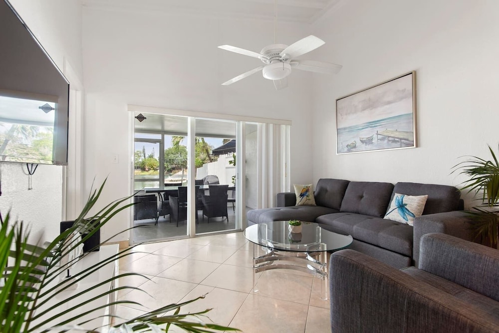 3/2 lake House Near Hard Rock Casino