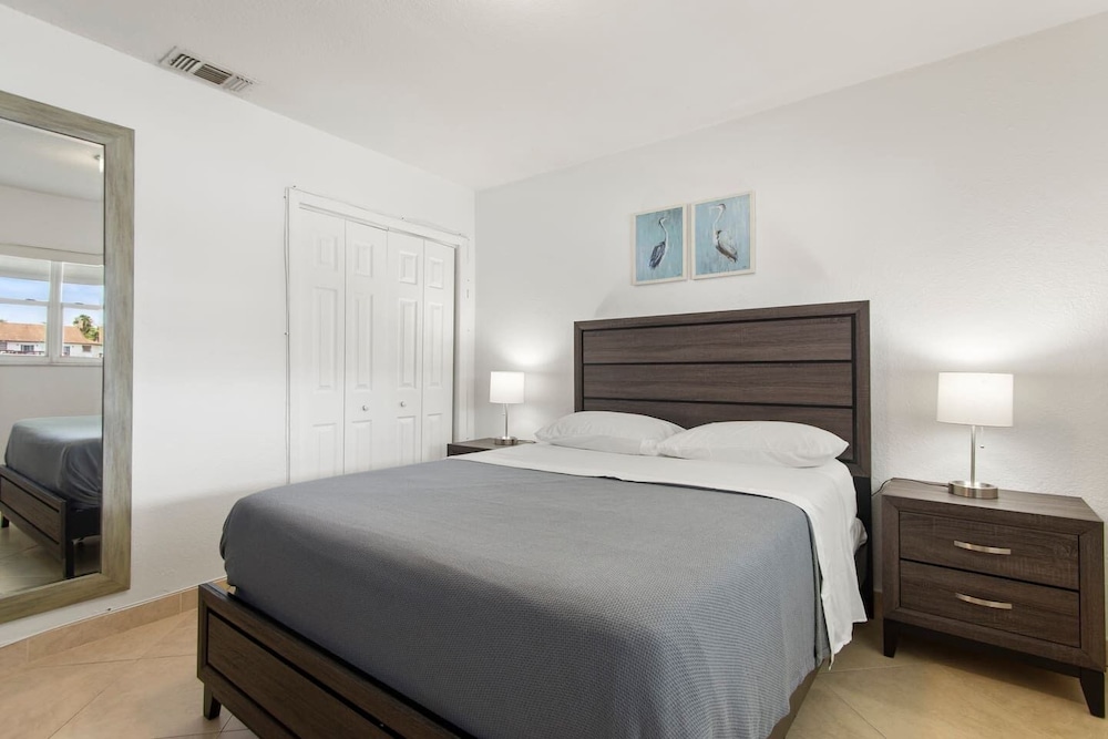 3/2 lake House Near Hard Rock Casino