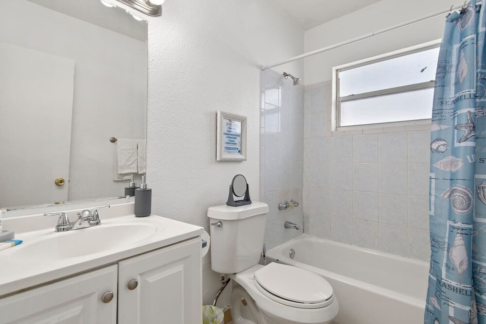 3/2 lake House Near Hard Rock Casino