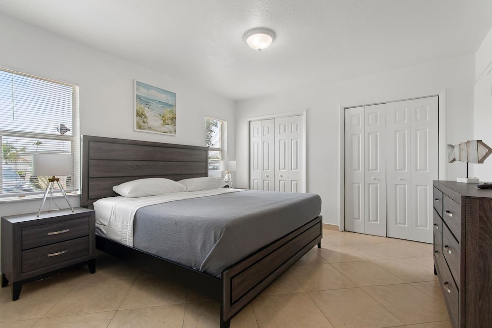 3/2 lake House Near Hard Rock Casino