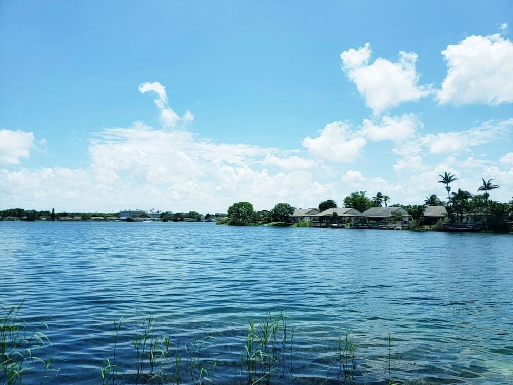 3/2 lake House Near Hard Rock Casino