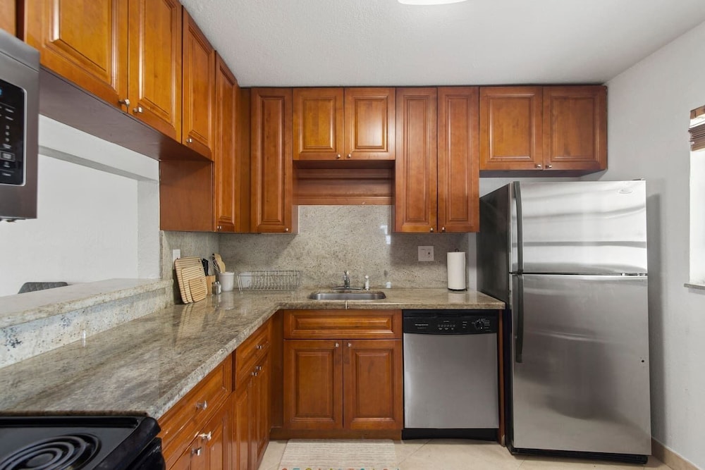 3/2 lake House Near Hard Rock Casino