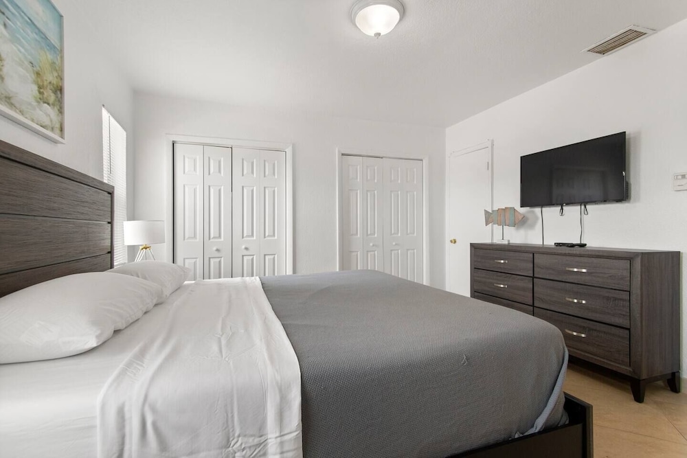 3/2 lake House Near Hard Rock Casino