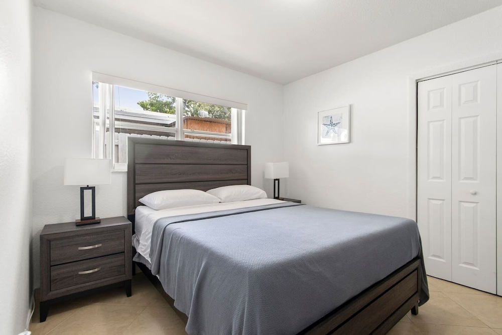 3/2 lake House Near Hard Rock Casino