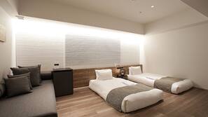 In-room safe, blackout drapes, free WiFi