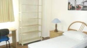 3 Schlafzimmer, Schreibtisch, Bügeleisen/Bügelbrett, Barrierefreiheit