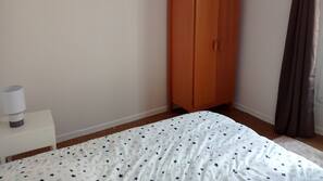2 bedrooms