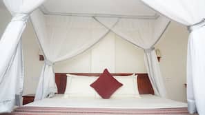 Desk, free WiFi, linens