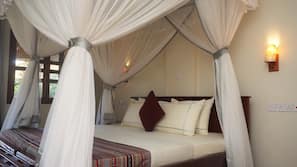 Desk, free WiFi, linens