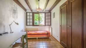 3 chambres, fer et planche à repasser, accès Internet