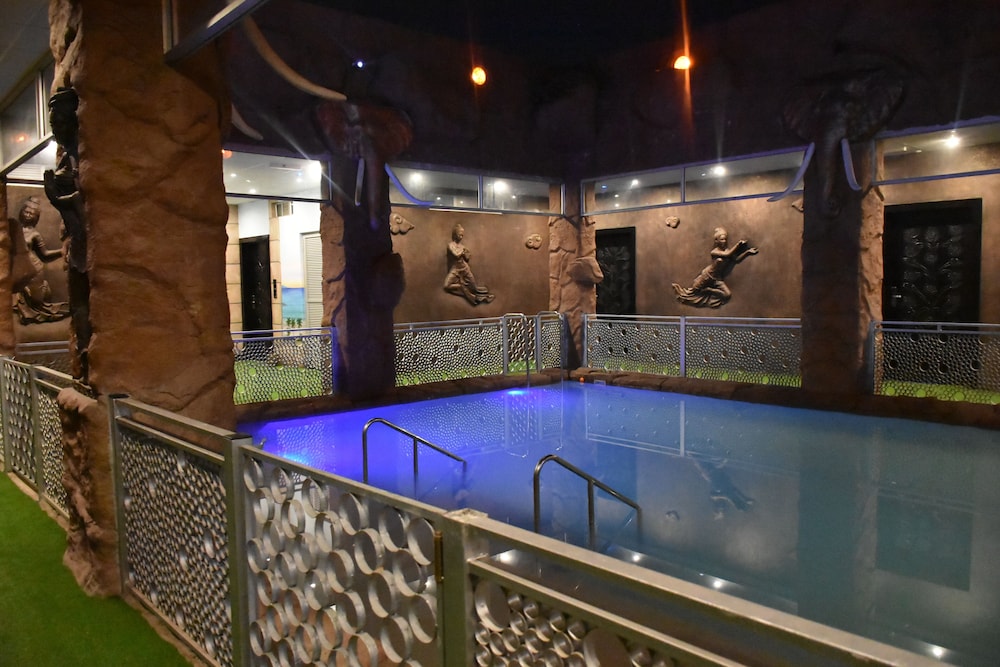 La Ru, Mount Moreland Room Prices & Reviews Travelocity