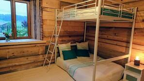 2 bedrooms, iron/ironing board, free cribs/infant beds, free WiFi