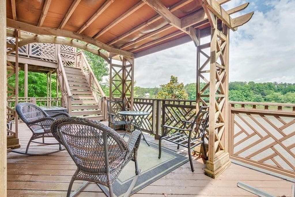 Lakefront Furnished Resort Home Atlanta in Lawrenceville, United States