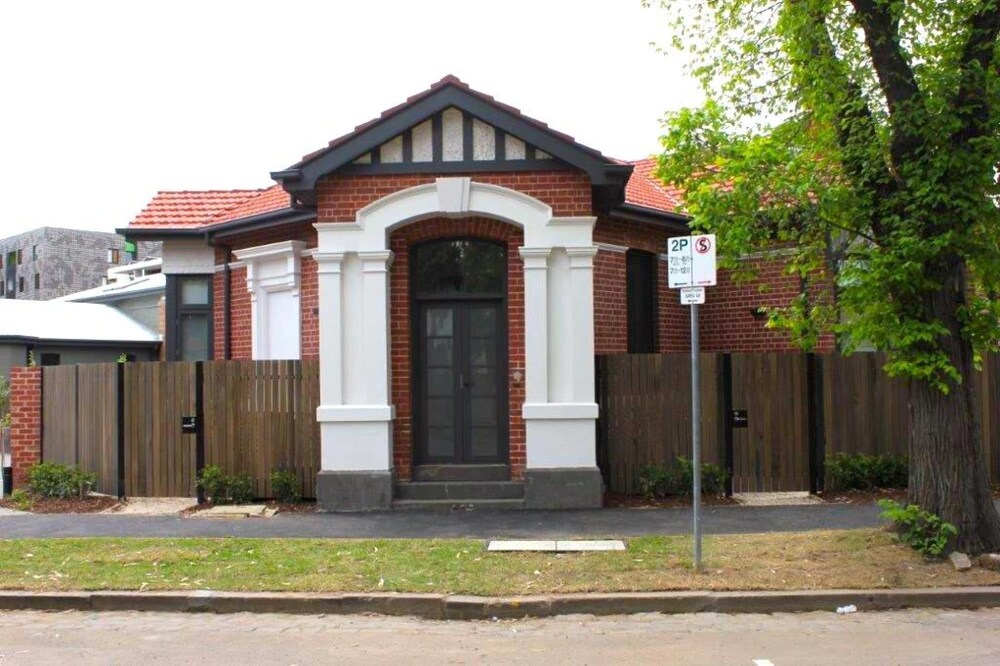 Peaceful 3 BDR in the Heart of Carlton
