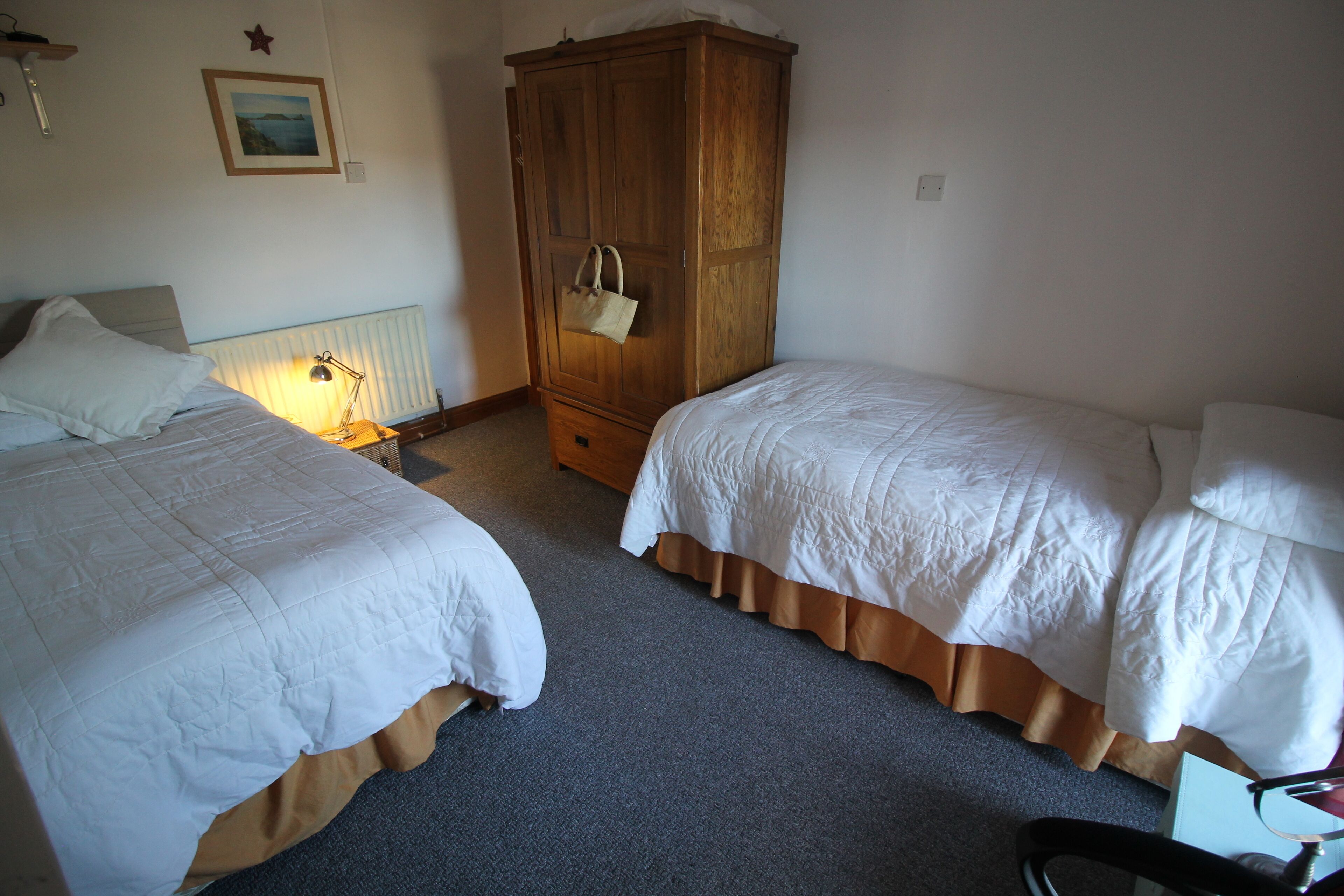 Violet Cottage 3 Bedroom Apartment by Cardiff Holiday Homes in Cardiff, United Kingdom