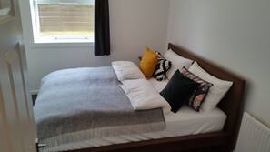 3 bedrooms, linens