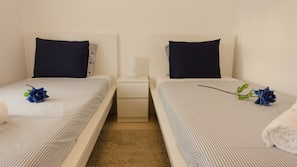 3 bedrooms, free cots/infant beds, free WiFi, linens