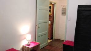 2 chambres, fer et planche à repasser, draps fournis