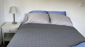 2 bedrooms, iron/ironing board, WiFi, linens