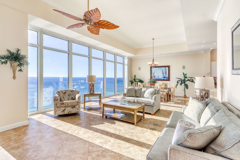 Beautiful Beachfront Condo With Floor To Ceiling Windows And