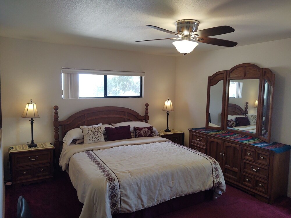 Entire Menifee Ranch Home ~ Relaxing Getaway~ Away from the City!