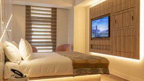 Premium bedding, in-room safe, desk, laptop workspace